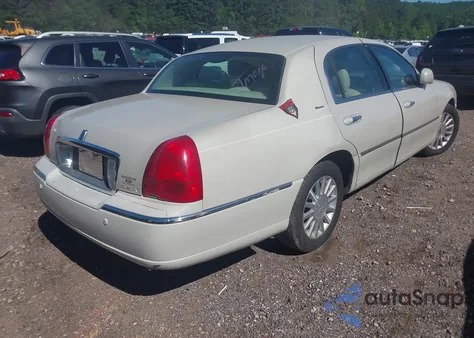 2004 Lincoln Town Car Ultimate from USA, damaged, VIN 1LNHM83W64Y687669